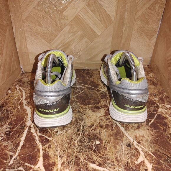 Skechers women's 11752 Tone ups toning walking shoes gray size 7.   204 - Picture 3 of 12